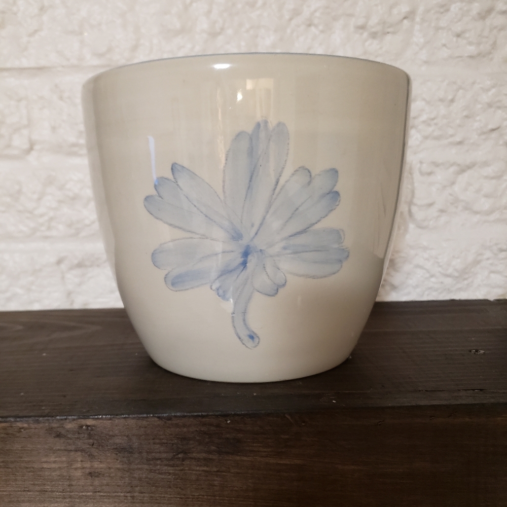 New England Pottery Medium Flower Pot Planter